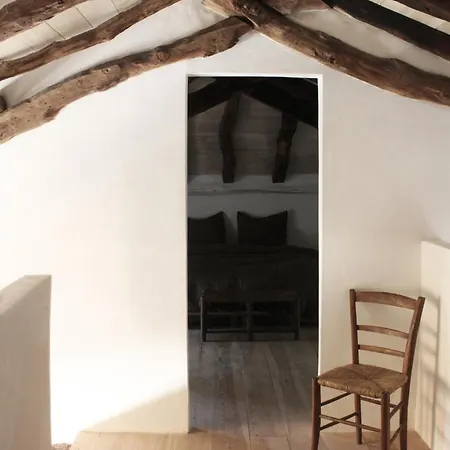 Vestiges, Ancien Corps De Ferme Renove Selon L'esprit Wabi-sabi