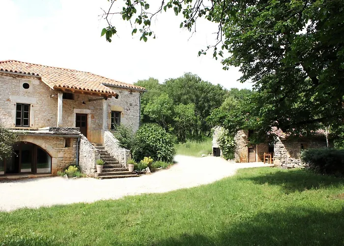 別荘 Vestiges, Ancien Corps De Ferme Renove Selon L'esprit Wabi-sabi