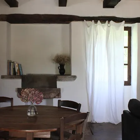Vestiges, Ancien Corps De Ferme Renove Selon L'esprit Wabi-sabi Сasa de vacaciones
