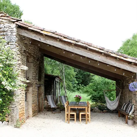 Сasa de vacaciones Vestiges, Ancien Corps De Ferme Renove Selon L'esprit Wabi-sabi Saint-Antonin