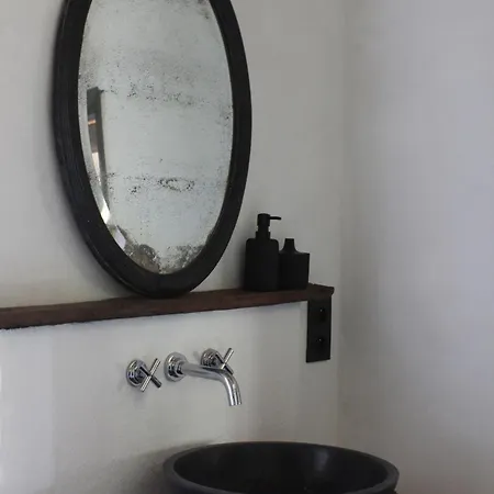 Vestiges, Ancien Corps De Ferme Rénové Selon L'esprit Wabi-sabi