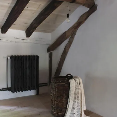 Vestiges, Ancien Corps De Ferme Renove Selon L'esprit Wabi-sabi بيت للعطل