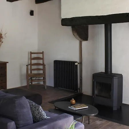 Hébergement de vacances Vestiges, Ancien Corps De Ferme Rénové Selon L'esprit Wabi-sabi *