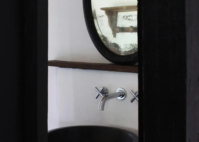 Vestiges, Ancien Corps De Ferme Renove Selon L'esprit Wabi-sabi